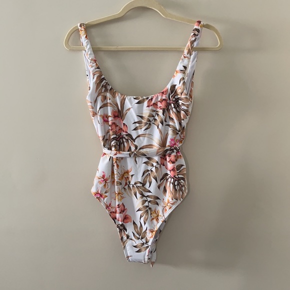Billabong Low Back Tropical One Piece - NWT! Large - Picture 4 of 12